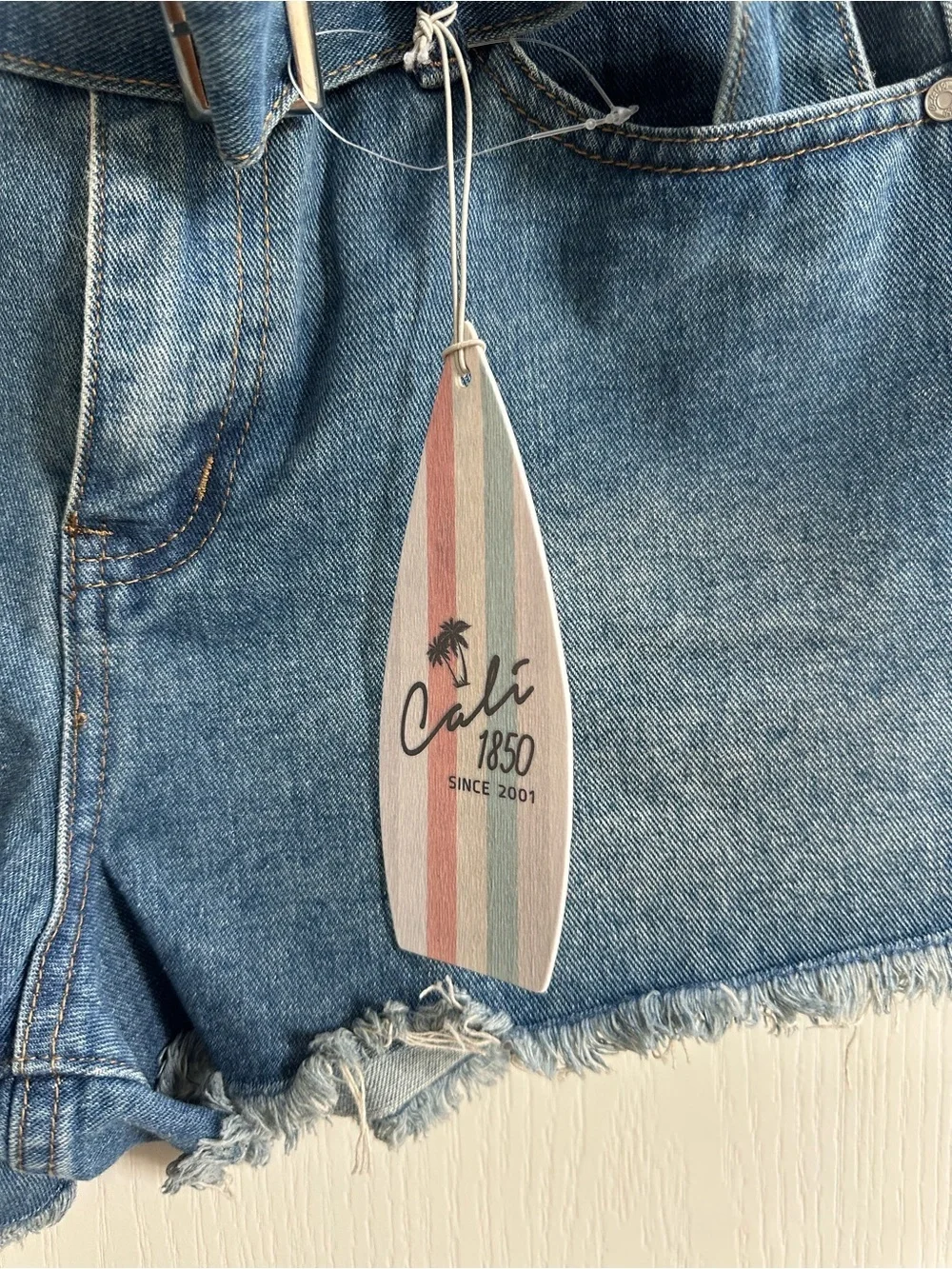 Women’s Cali 1850 Denim Shorts Size 11/30 – Denim Belt – NWT